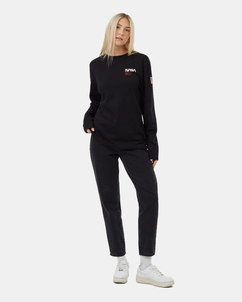 Black-Crew-Neck-Graphic-Longsleeve-T-Shirt-Ungendered