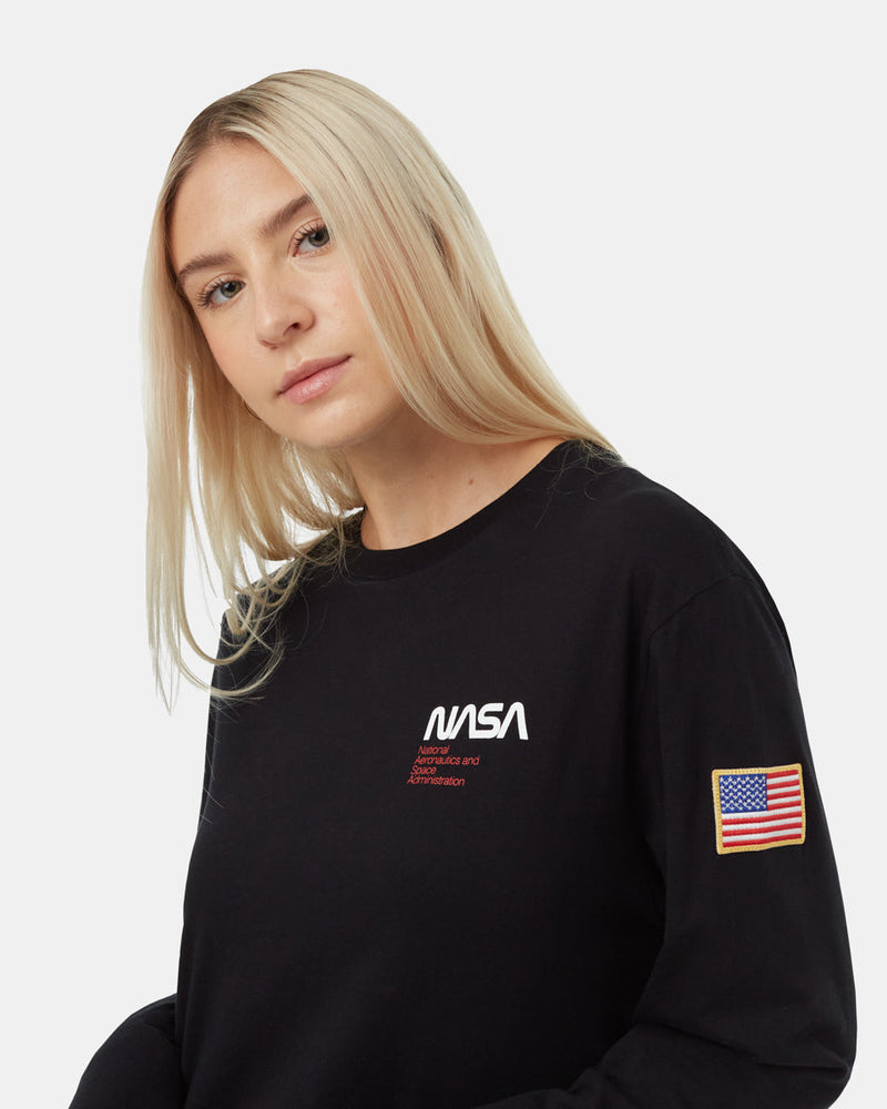 Black-Crew-Neck-Graphic-Longsleeve-T-Shirt-Ungendered