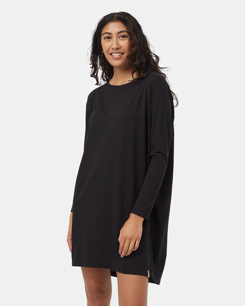 Black-Knee-Length-Relaxed-Longsleeve-Dress