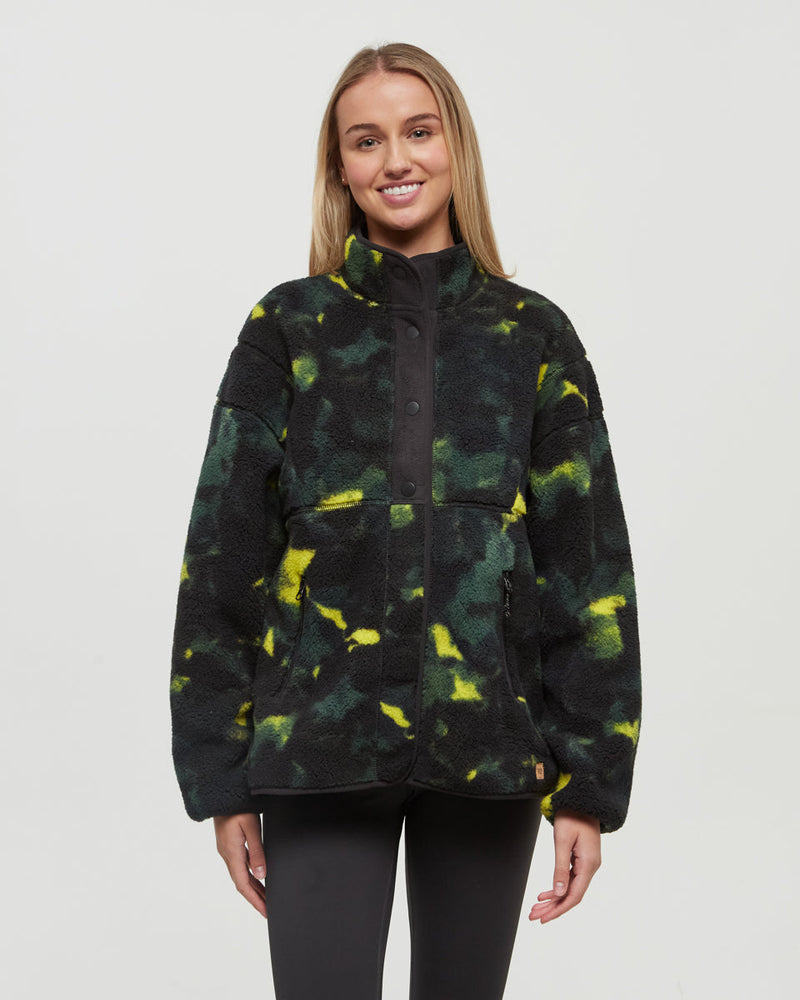 Black-Relax-Bonded-Sherpa-Fleece-Snap-Jacket *Model is 5'9", wearing size S