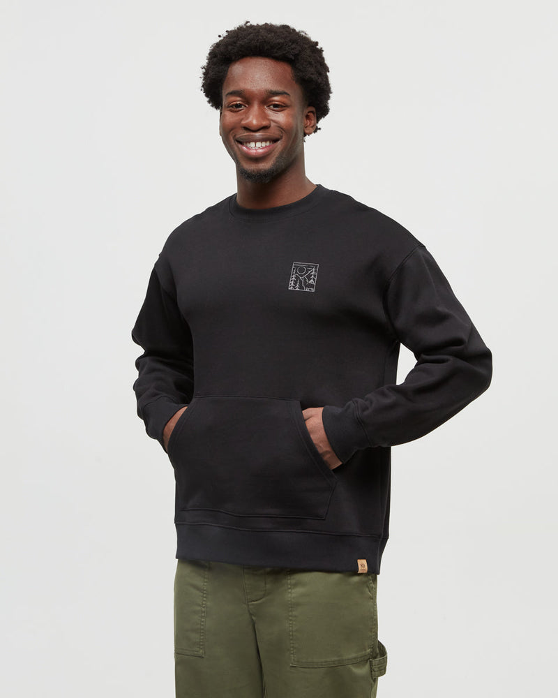 Black-Relax-Printed-Graphic-TreeFleece-Crew