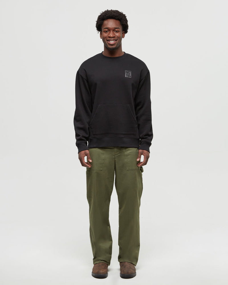 Black-Relax-Printed-Graphic-TreeFleece-Crew