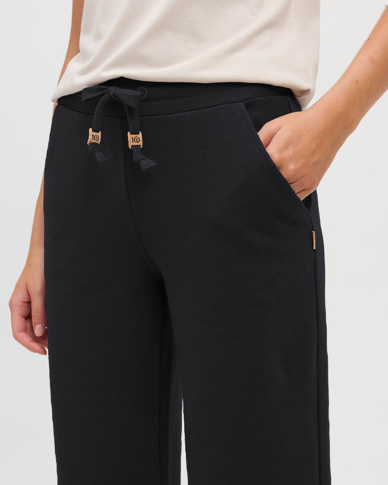 Black-Women_s-Wide-Leg-Sweatpant