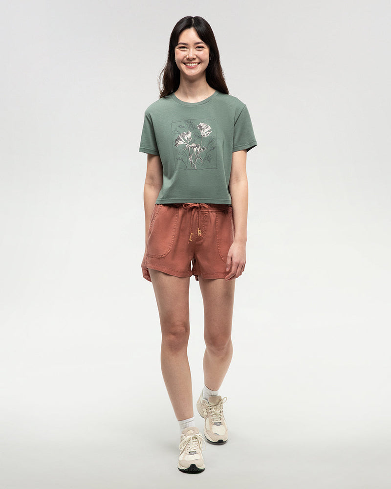 Green-Crew-Neck-Graphic-Cropped-Shortsleeve-T-Shirt
