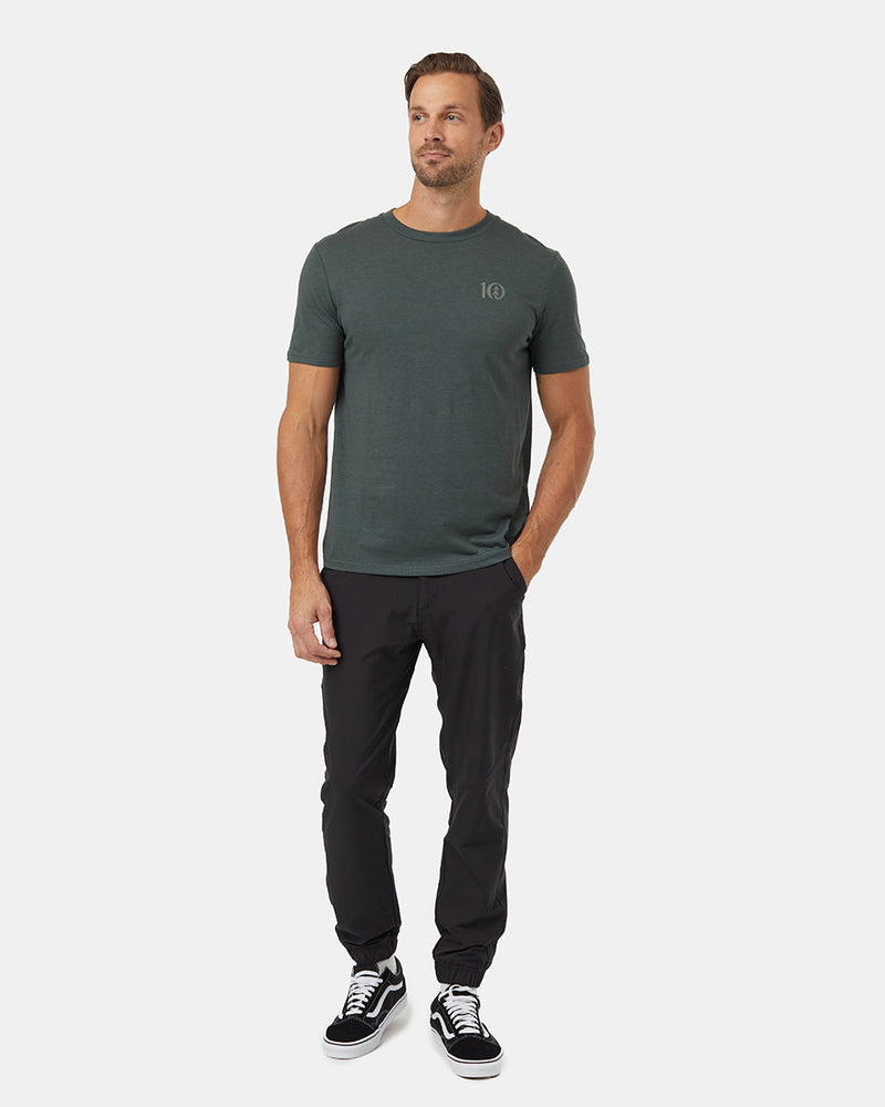 Green-Crew-Neck-Graphic-Shortsleeve-T-Shirt