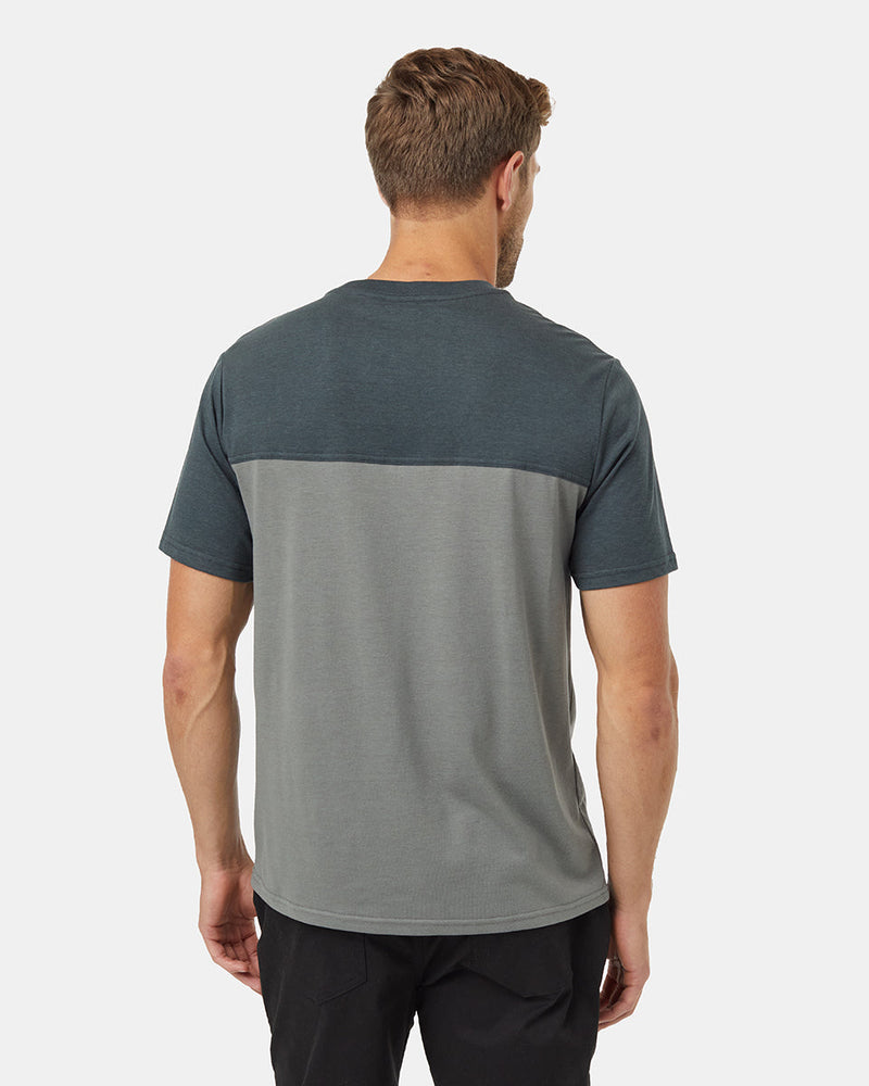 Green-Recycled-Polyester-Crew-Neck-Color-Block-Tee