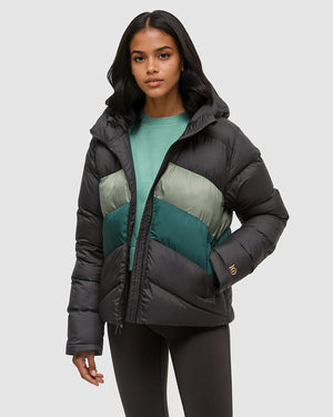Multi-Relax-Primaloft-Insulted-Puffer-Jacket *Model is 5'8", wearing size S